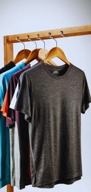 Men’s minimalist t-shirt styled with chinos and a blazer