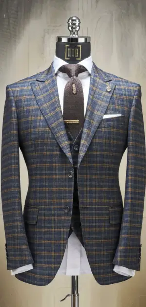 Tailored checkered polyester formal suit with modern and elegant design in formal men photo suit.