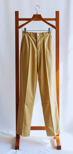 Casual minimalist pants with elastic waists for men