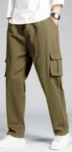 Men’s olive green casual cargo pants styled for relaxed and everyday wear.